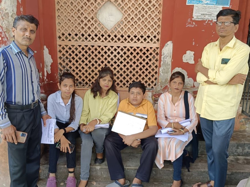 Agra : आगरा में धरने का असर - दिव्यांग बच्चे का स्कूल में दाखिला सुनिश्चित, फीस वापसी पर होगी कानूनी कार्रवाई