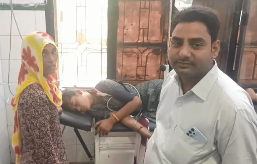 Sambhal : कमरे में सो रही किशोरी को कोबरा सांप ने दो बार डसा, सांप लेकर जिला अस्पताल पहुंचे परिजन, रेफर