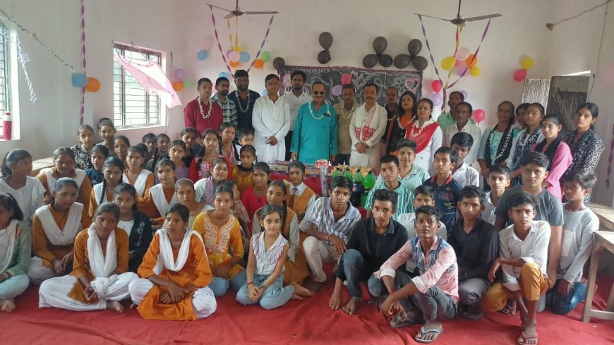 Hardoi : उमा सिंह इंटर कॉलेज मानपुर में हुआ स्वदेशी जागरूकता अभियान कार्यक्रम