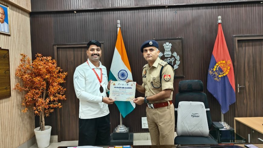 Hardoi : प्रयागराज में उत्तर प्रदेश पुलिस वार्षिक खेल प्रतियोगिता में हरदोई के खो-खो खिलाड़ियों ने जीते पदक, पुलिस अधीक्षक ने बढ़ाया हौसला