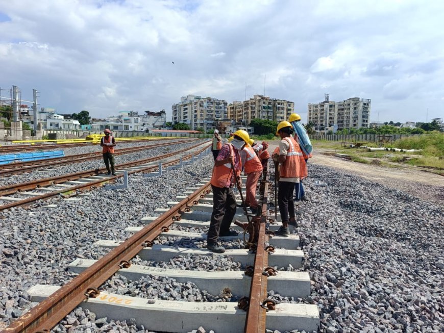 Kanpur : कानपुर मेट्रो - कॉरिडोर-2 के डिपो में ट्रैक निर्माण का कार्य तेजी से बढ़ रहा आगे 