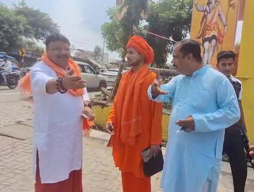 Sambhal : सम्भल में राजेंद्र प्रसाद शास्त्री का विवादित बयान, बोले- सम्भल के मुसलमान होंगे हिंदू