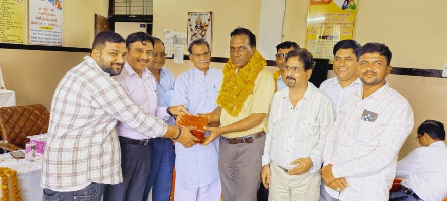 Sambhal : शिक्षक सम्मान समारोह में 30 शिक्षकों को किया गया सम्मानित