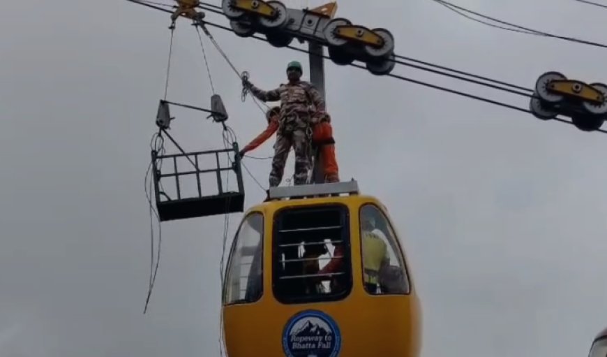 Mussoorie : मसूरी में हुआ हाई-टेक मॉक ड्रिल, हवा में फंसे ‘यात्रियों’ को बचाने उतरीं रेस्क्यू टीमें