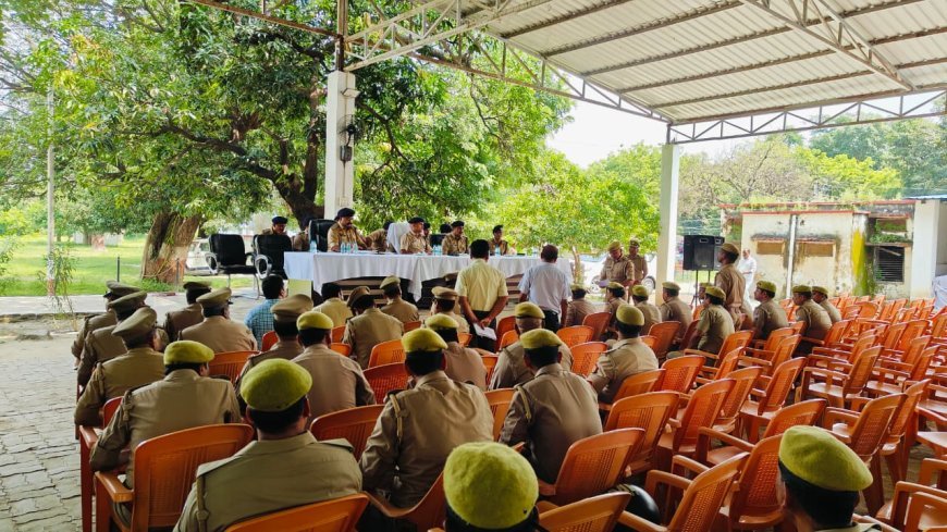 Hardoi : रिजर्व पुलिस लाइन में सैनिक सम्मेलन आयोजित, पुलिस अधीक्षक ने कर्मचारियों की समस्याओं का समाधान करने के दिए निर्देश