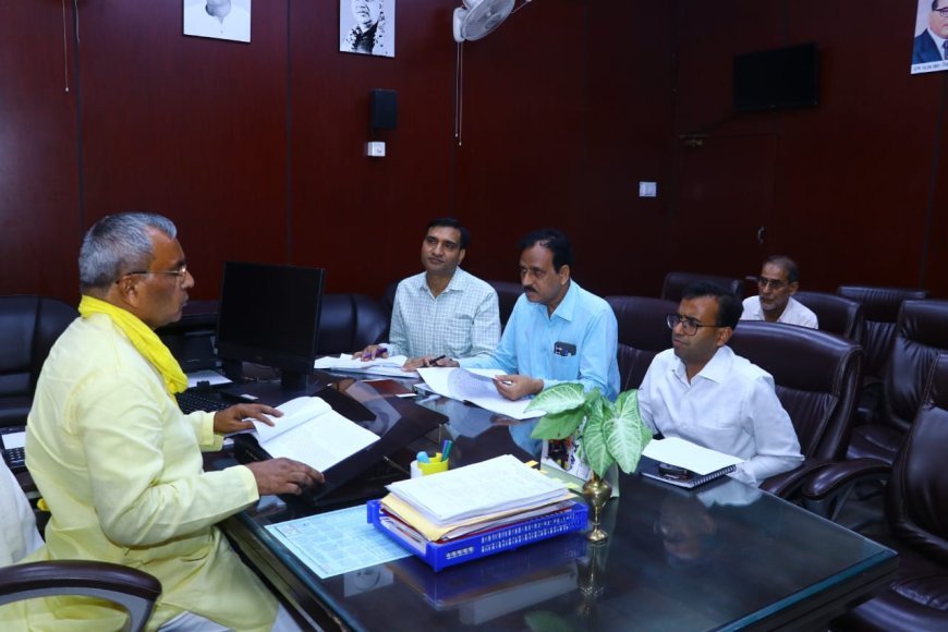 Lucknow : पंचायती राज मंत्री ने वक्फ विकास निगम की उच्चस्तरीय समीक्षा की, वक्फ संपत्तियों की आय वृद्धि एवं विकास हेतु नई कार्ययोजना बनाने के निर्देश