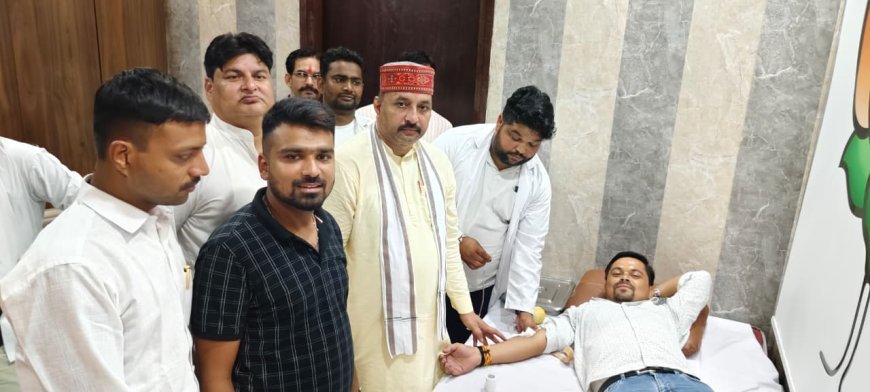 Sambhal : प्रधानमंत्री मोदी के 75वें जन्मदिन पर भाजपा युवा मोर्चा ने लगाया रक्तदान शिविर, सैकड़ों लोगों ने किया रक्तदान