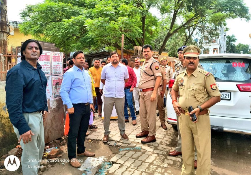 Sitapur : नैमिषारण्य में शारदीय नवरात्र की तैयारियों के लिए डीएम और एसपी ने किया निरीक्षण व समीक्षा बैठक