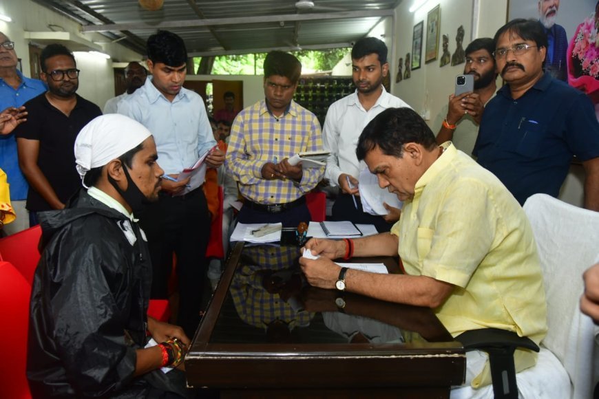 Lucknow : नगर विकास एवं ऊर्जा मंत्री ए.के. शर्मा ने की जनसुनवाई, जनता की समस्याओं के त्वरित निस्तारण के दिए निर्देश