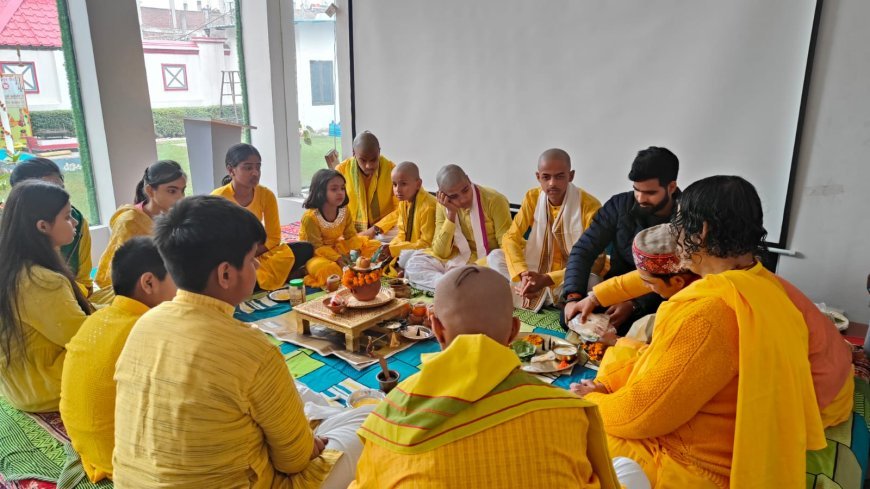 Varanasi : कुटुम्ब के सदस्यों के सराहनीय प्रयास को स्थान दें, पितृपक्ष में पिंड के बजाय बच्चों को विद्यादान 'फेलोशिप'