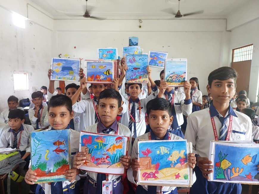 Hardoi : कला प्रतियोगिता में छात्रों ने जलजीव चित्रण से अपनी कला का प्रदर्शन किया