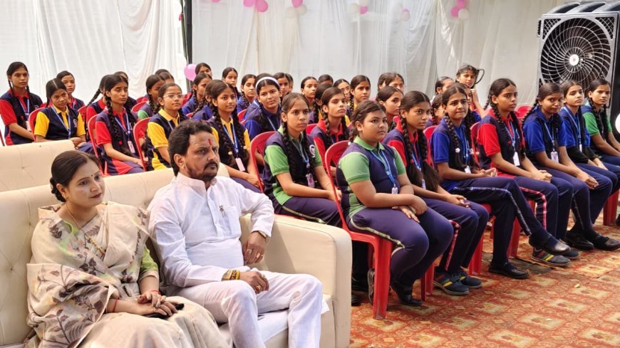 Sitapur : पालिका अध्यक्षा ने महिला शक्ति  मिशन शक्ति 5.0 का फीता काटकर किया शुभारंभ