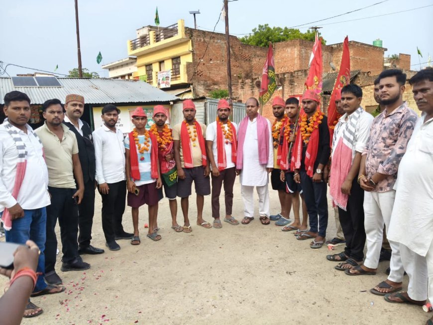 Sitapur : समाजवादी युवाओं की पीडीए संकल्प यात्रा का शुभारंभ
