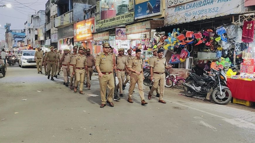 Hardoi : एसपी अशोक कुमार मीणा ने की पैदल गश्त, जनता को दिया सुरक्षा का भरोसा