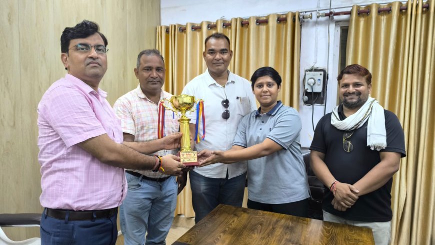 Sitapur : प्रदेशीय माध्यमिक विद्यालयीय भारोत्तोलन प्रतियोगिता में सीनियर बालिका वर्ग में लखनऊ मंडल बना विजेता