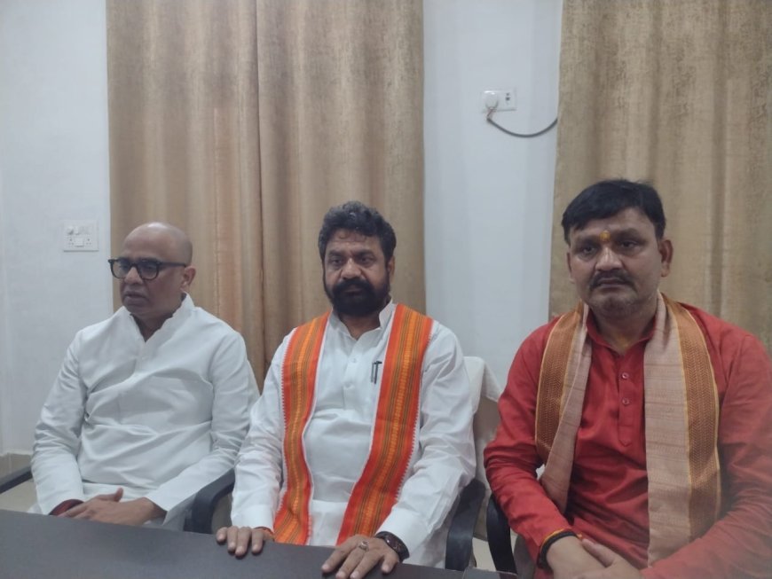 Ballia : पाकिस्तानी बल्लेबाज की 'गन सेलिब्रेशन' पर मंत्री दयाशंकर मिश्र दयालु नाराज, बोले- पाकिस्तान आतंकवाद का सबसे बड़ा पोषक