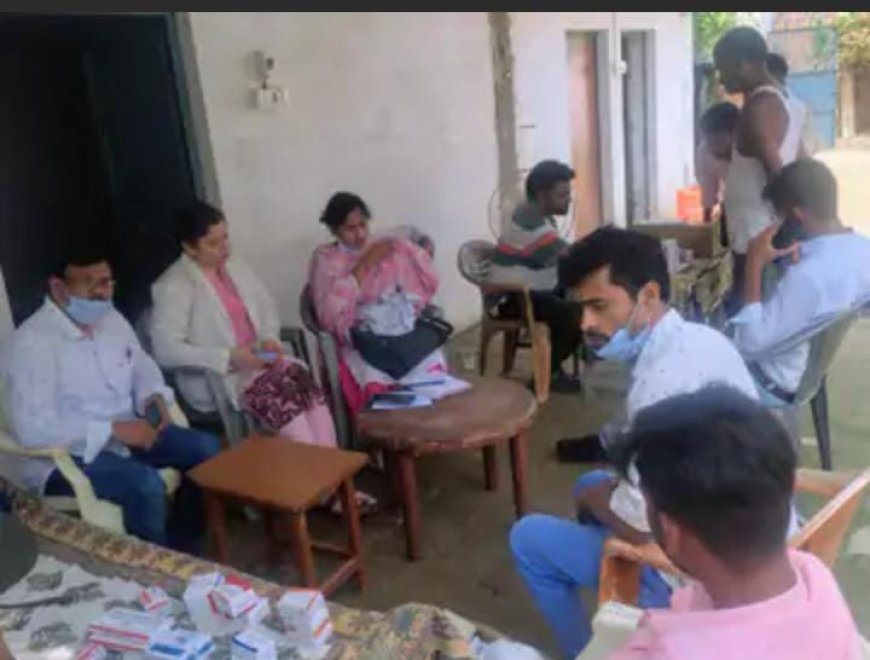 Sitapur : शरीफपुर कसमंडा में मलेरिया जांच शिविर, दो मरीज पॉजिटिव