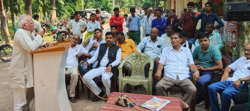 Sitapur : लहरपुर तहसील में भ्रष्टाचार के खिलाफ अधिवक्ताओं के धरने को विधायक अनिल वर्मा का समर्थन