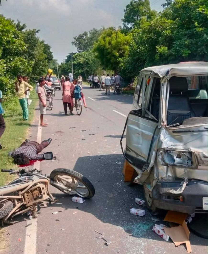 Sitapur : बाइक और वैन में आमने-सामने भिड़ंत एक की मौके पर मौत, दो घायल