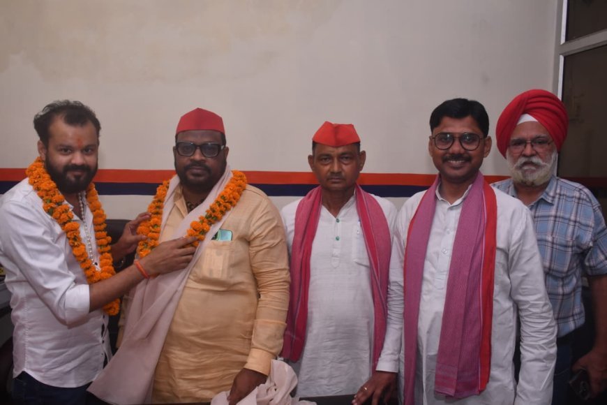 Kanpur : समाजवादी व्यापार सभा कानपुर ग्रामीण के नए अध्यक्ष अतुल त्रिपाठी का भव्य स्वागत