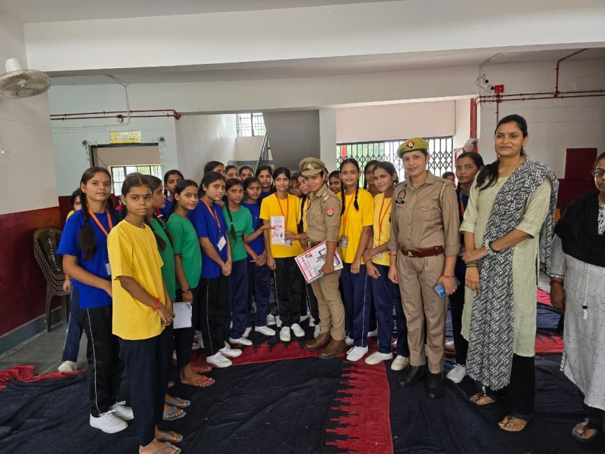 Sitapur : मिशन शक्ति 5.0: खैराबाद में ई-रिक्शा से जागरूकता अभियान, महिलाओं को सुरक्षा योजनाओं की दी जानकारी