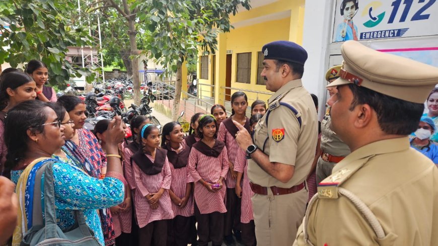 Hardoi : मिशन शक्ति 5.0- हरदोई में छात्राओं को बनाया जनशिकायत अधिकारी, सरकारी योजनाओं पर जागरूकता अभियान