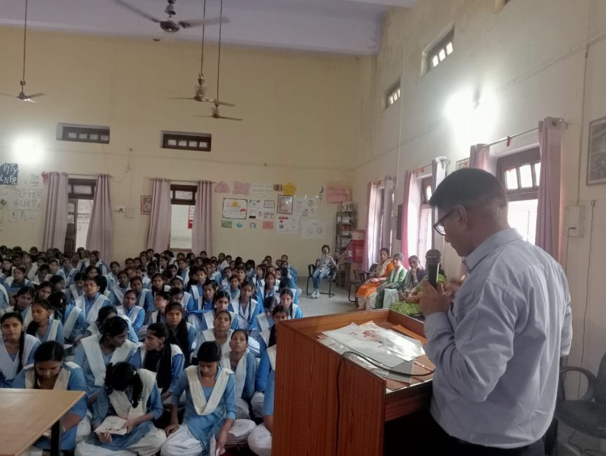 Ballia : मिशन शक्ति के तहत जागरूकता कार्यक्रम आयोजित, राजकीय बालिका इंटर कॉलेज बलिया में अभियोजन विभाग की पहल