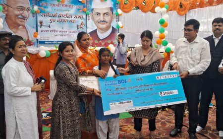 Hardoi : हरदोई में गांधी जयंती समारोह के दूसरे दिन भव्य कार्यक्रम, गांधी विचारों पर जोर