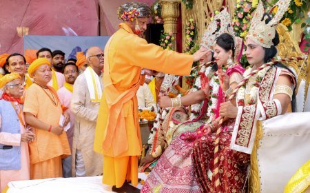 Gorakhpur : बदले नामों से मौजूद हैं रामायण व महाभारत के खल पात्र, मानसरोवर रामलीला मैदान में प्रभु श्रीराम के राजतिलक समारोह में बोले मुख्यमंत्री