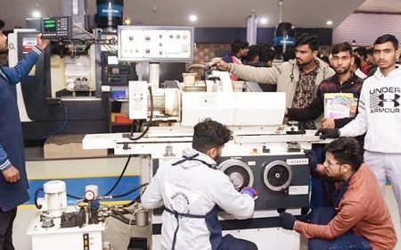 Lucknow : प्रोजेक्ट प्रवीण के तहत 20 अक्टूबर तक शुरू होगा कौशल प्रशिक्षण, योगी सरकार की पहल पर युवाओं को मिलेगा रोजगारोन्मुख प्रशिक्षण