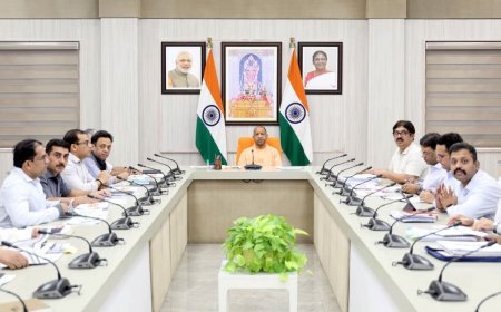 Lucknow : केवल फाइलों तक सीमित न रहें वरिष्ठ अधिकारी, धरातल पर उतरकर परियोजनाओं की देखें प्रगति: मुख्यमंत्री 