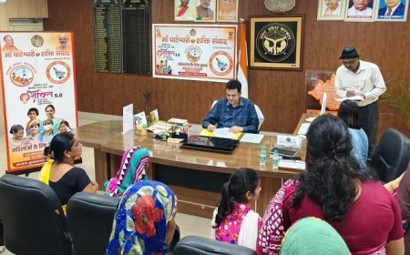 Lucknow: मिशन शक्ति 5.0 'मां पाटेश्वरी शक्ति संवाद' के पहले दिन 45 से अधिक महिलाओं ने साझा की समस्याएं, त्वरित निस्तारण के निर्देश से खिले चेहरे।  