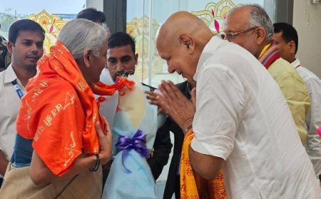 अयोध्या में केंद्रीय वित्त मंत्री निर्मला सीतारमण का भव्य स्वागत, बृहस्पति कुंड में दक्षिण भारत के तीन महान संगीतज्ञों की मूर्तियों का करेंगी अनावरण। 