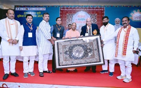 भदोही में मुख्यमंत्री योगी आदित्यनाथ ने किया 49वें अंतरराष्ट्रीय कालीन मेला और चौथे कार्पेट एक्सपो का शुभारंभ।