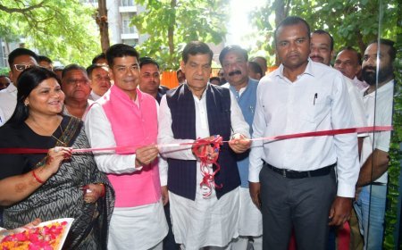 Lucknow : विकसित उत्तर प्रदेश, समर्थ उत्तर प्रदेश महाअभियान के अंतर्गत प्रबुद्ध जन सम्मेलन(बरेली) में नगर विकास एवं ऊर्जा मंत्री ए. के. शर्मा ने किया प्रतिभाग