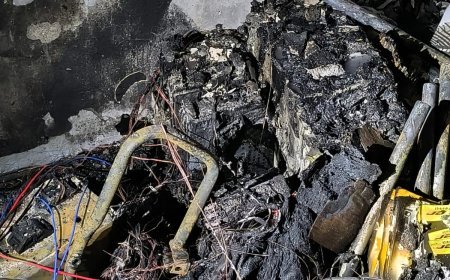 Sitapur : रामकोट-सीतापुर में टीवीएस एजेंसी में लगी आग, फायर ब्रिगेड ने पाया काबू