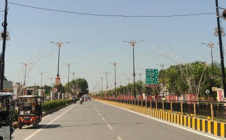 Ayodhya : दीपोत्सव 2025 - दीपोत्सव से पहले जगमगाई रामनगरी की सड़कें