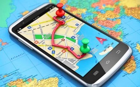 भोपाल बाइपास पर बड़ा हादसा टला: मंडीदीप-ईंटखेड़ी के बीच 100 मीटर सड़क धंसने से 20 फुट गहरा गड्ढा, NHAI ने ठहराई MPRDC की जिम्मेदारी।