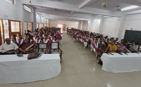 Sitapur: स्वर्गीय यशोदा कन्या महाविद्यालय मिश्रिख में कॉरपोरेट स्किल डेवलपमेंट पर प्रेरक व्याख्यान। 