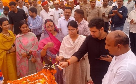 Hardoi: हरदोई में रबी गोष्ठी का उद्घाटन- किसानों को उन्नत खेती, बीमा योजना और पराली न जलाने की शपथ।