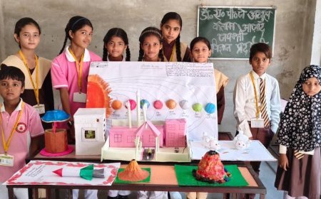 Sitapur : पूर्व राष्ट्रपति भारत रत्न डॉ. ए.पी.जे. अब्दुल कलाम की जयंती पर बच्चों ने लगाई विज्ञान प्रदर्शनी