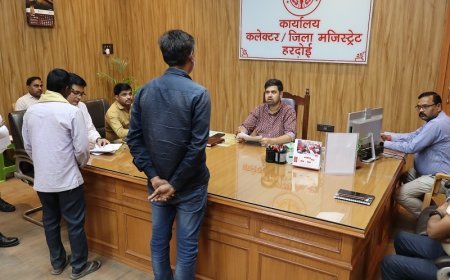 Hardoi: जिलाधिकारी अनुनय झा ने जन सुनवाई में सुनी 72 शिकायतें, त्वरित निस्तारण के निर्देश दिए। 