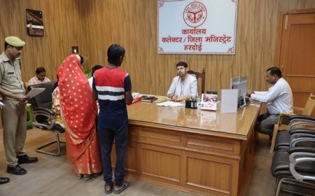 Hardoi: जन सुनवाई में जिलाधिकारी ने सुनी 70 शिकायतें, विभिन्न योजनाओं से लाभार्थियों को जोड़ा गया। 