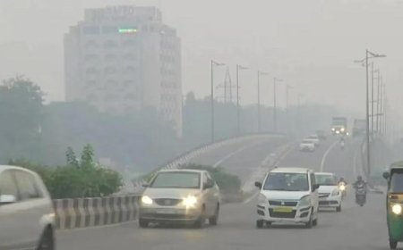 दिल्ली-एनसीआर में दिवाली से पहले स्मॉग का कहर: कई इलाकों में AQI गंभीर स्तर पर, स्वास्थ्य विशेषज्ञों ने अलर्ट जारी किया।