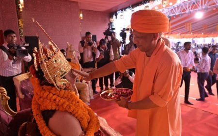 Ayodhya: अयोध्या में जीवंत हुआ त्रेता युग, सीएम योगी ने किया प्रभु श्रीराम का राज्याभिषेक।