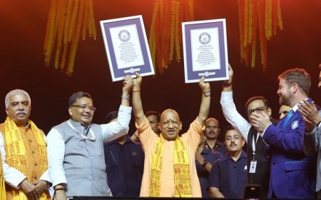 अयोध्या में फिर बना नया कीर्तिमान: श्रीराम के चरणों में योगी सरकार ने नौवें दीपोत्सव में फिर बनाए दो नए रिकॉर्ड, योगी सरकार ने अपना ही पुराना रिकॉर्ड तोड़ा। 