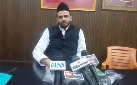 Sambhal: सपा सांसद ने साध्वी प्राची के बयान की कड़ी निंदा, तुरंत मुकदमे व सख्त कार्रवाई की मांग।