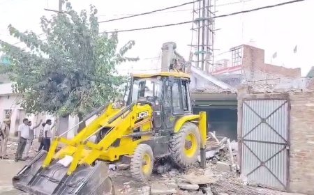 Sambhal: लक्ष्मणगंज में अवैध मकानों पर बुलडोजर कार्यवाही का रास्ता साफ, हाईकोर्ट ने खारिज की याचिका।