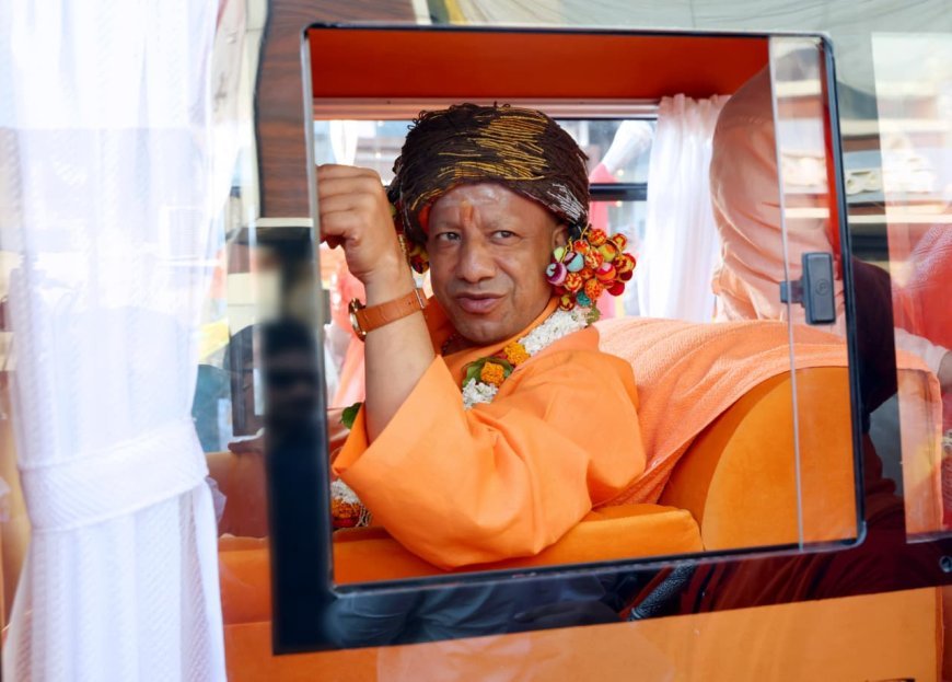 Gorakhpur : आस्था-उल्लास के लहरों पर सवार हो निकली गोरक्षपीठाधीश्वर की विजय शोभायात्रा