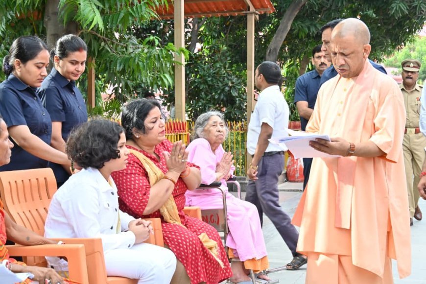 Gorakhpur : नागरिकों के जीवन में खुशहाली लाना सरकार का संकल्प : मुख्यमंत्री